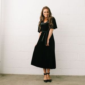 Smile Sparkle Shine Velvet Dress In Black